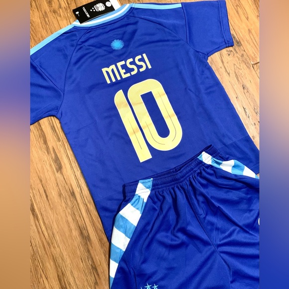 ARGENTINA MESSI YOUTH MEDIUM SIZE 26 KIDS SOCCER JERSEY - NEW WITH TAGS - Picture 3 of 4
